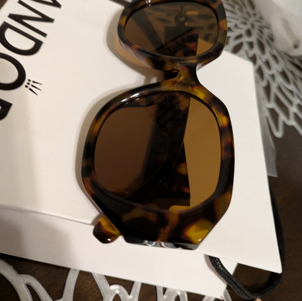 Tortoise Shell Sunglasses Geometric Shape Polycar… - image 3